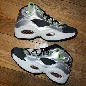 Reebok Question x Illumination's Minions Mid Gru's Lab Men Size 7.5/Women 9 NEW!